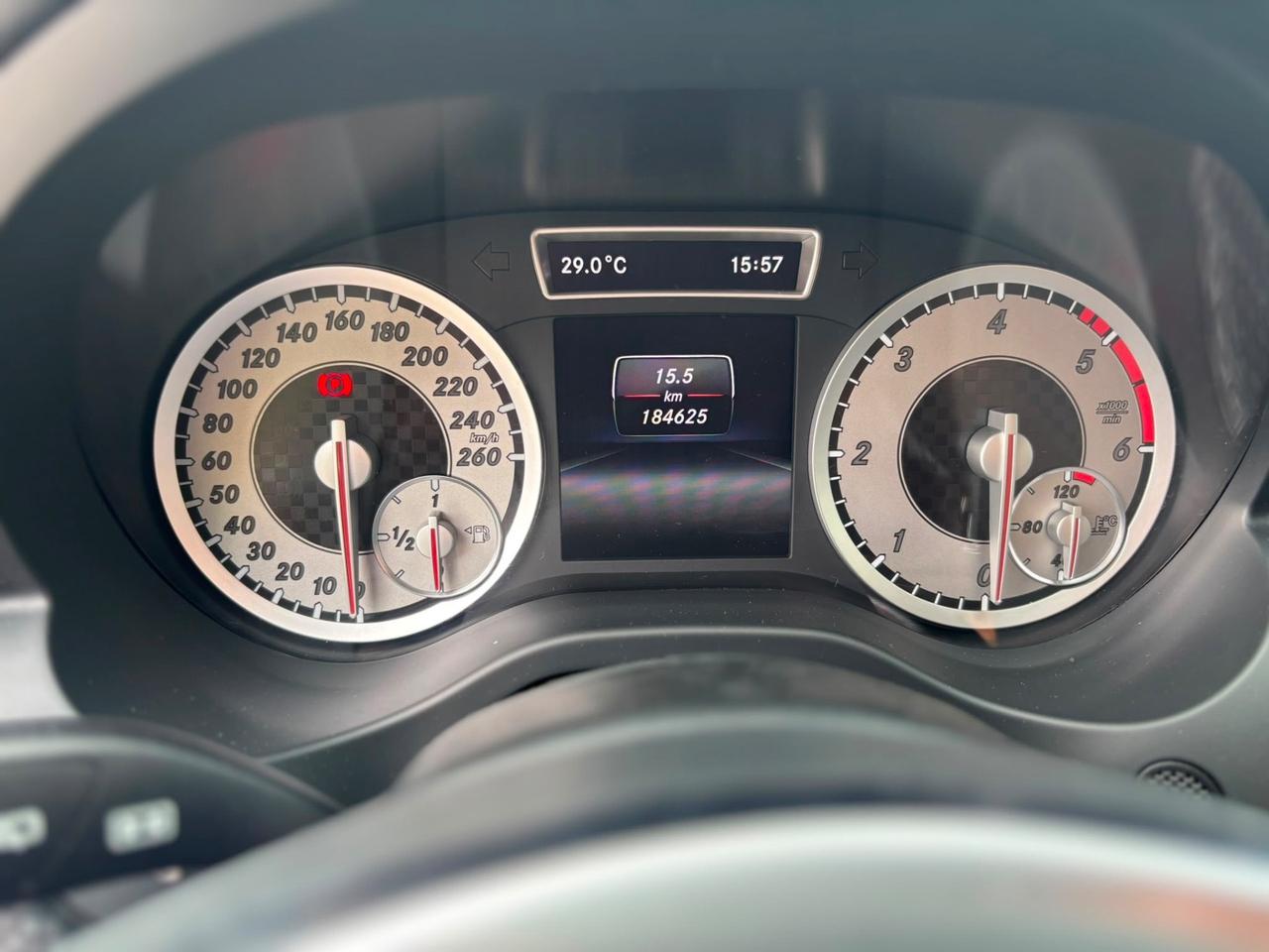 MERCEDES CLASSE A 200D PREMIUM AMG