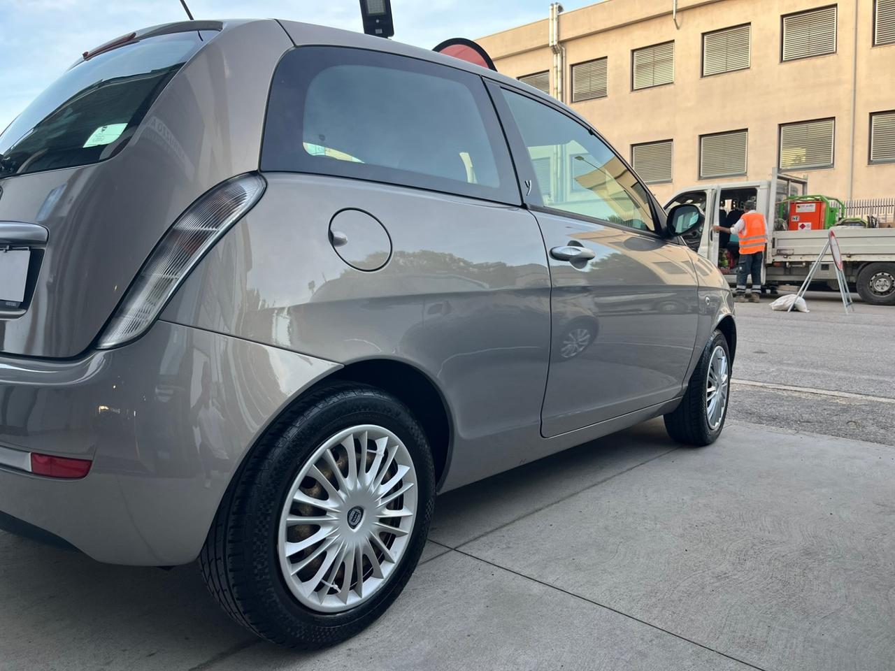 Lancia Ypsilon 1.2 8v Versus