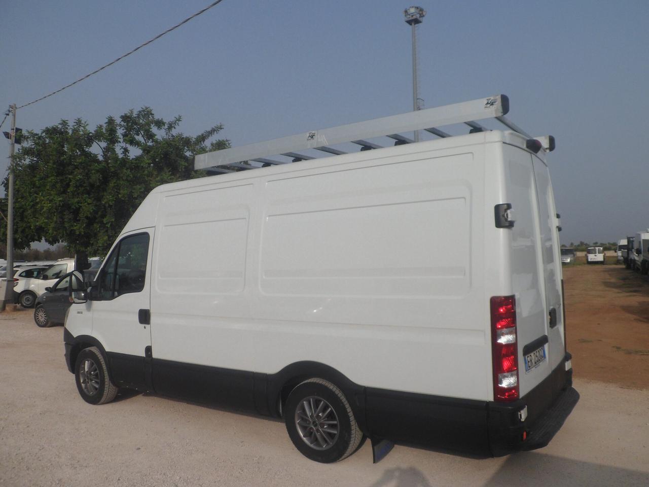 Iveco Daily 35s15 furgone medio alto