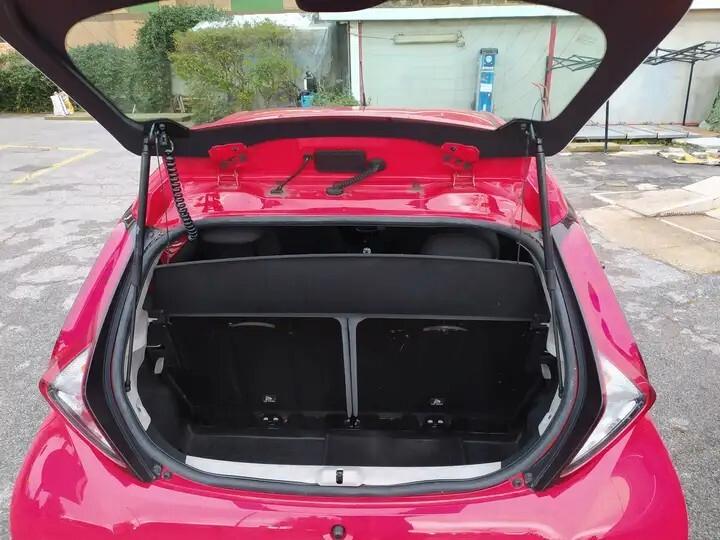 Toyota Aygo Connect 1.0 VVT-i x-cite