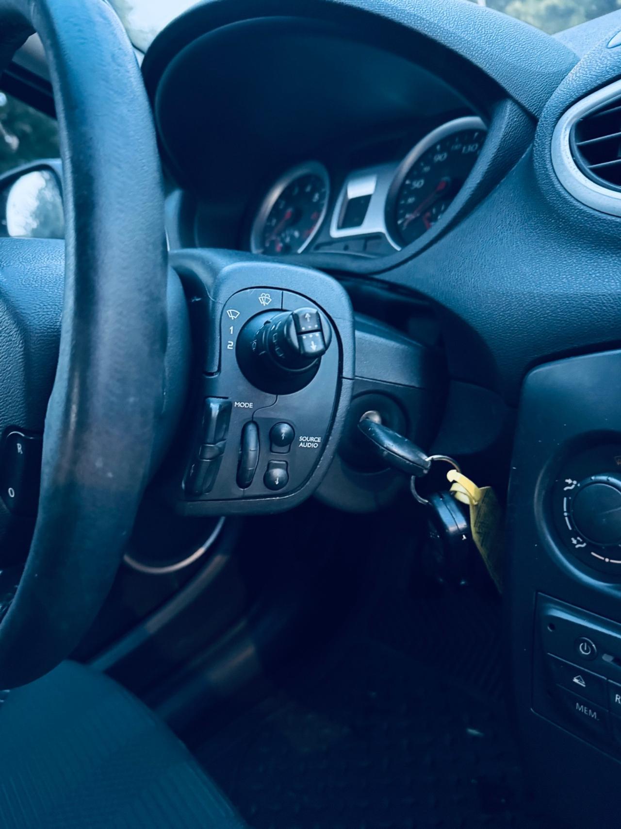 Renault Clio 1.2 16V 3 porte Dynamique
