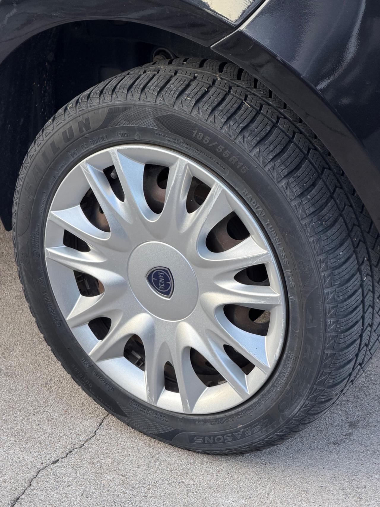 Lancia Ypsilon 85 CV 5 porte Metano Ecochic - Garanzia 12mesi