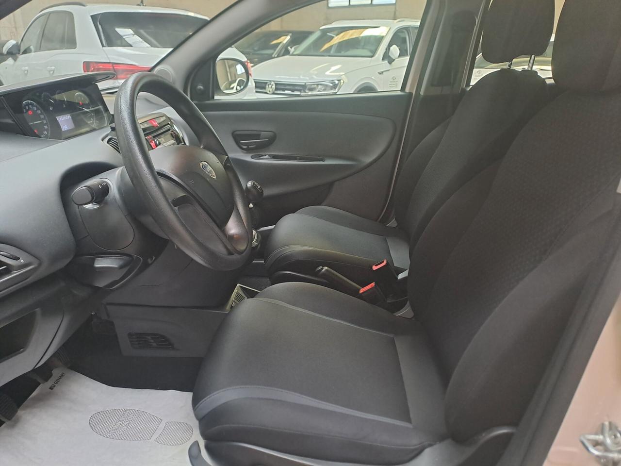 LANCIA YPSILON 1.2 *OK NEOPATENTATI* E6