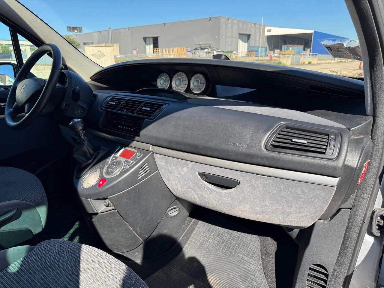 Peugeot 807 2.0 HDi. 5 Posti omologato per 8
