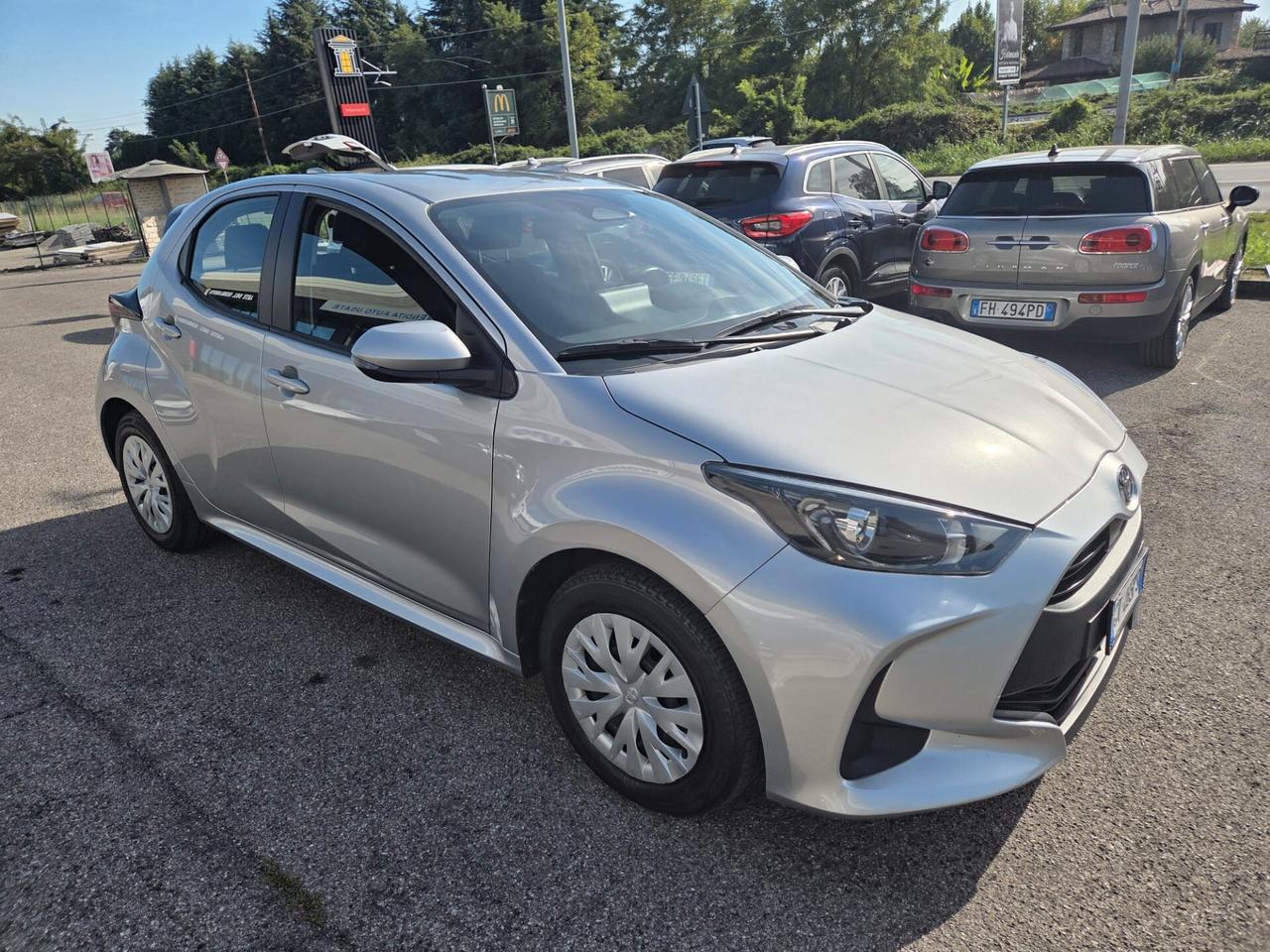 Toyota Yaris 1.5 Hybrid 5 porte Active *full-hybrid* neopatentati* NO VINCOLI FINANZIARI--