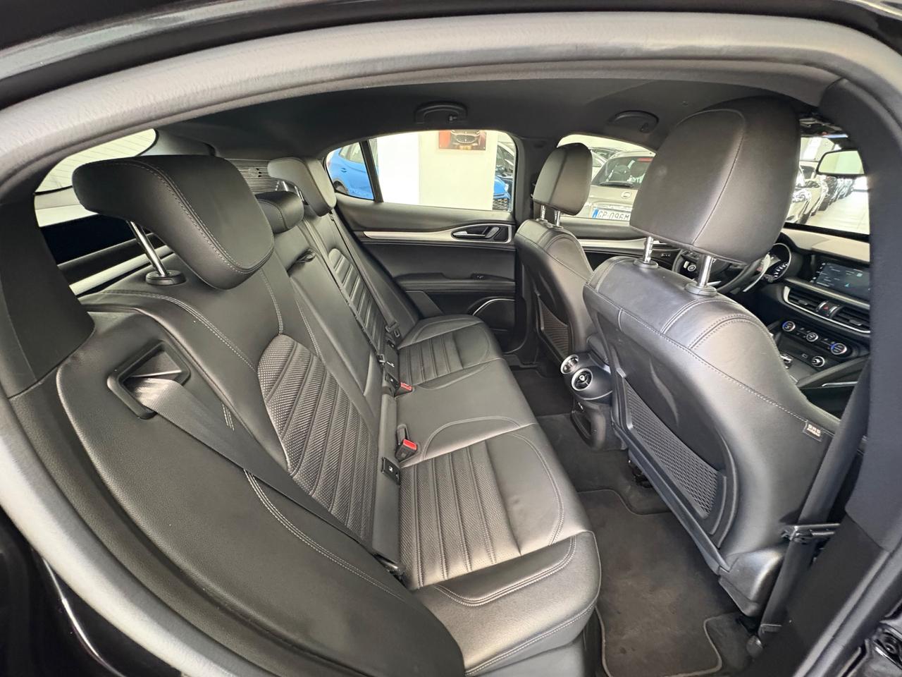 Stelvio Veloce 2.0 280CV 2020 km91000 Total black