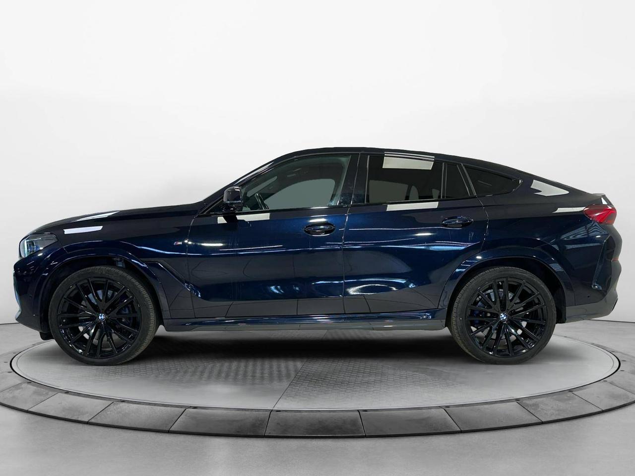 BMW X6 M50i