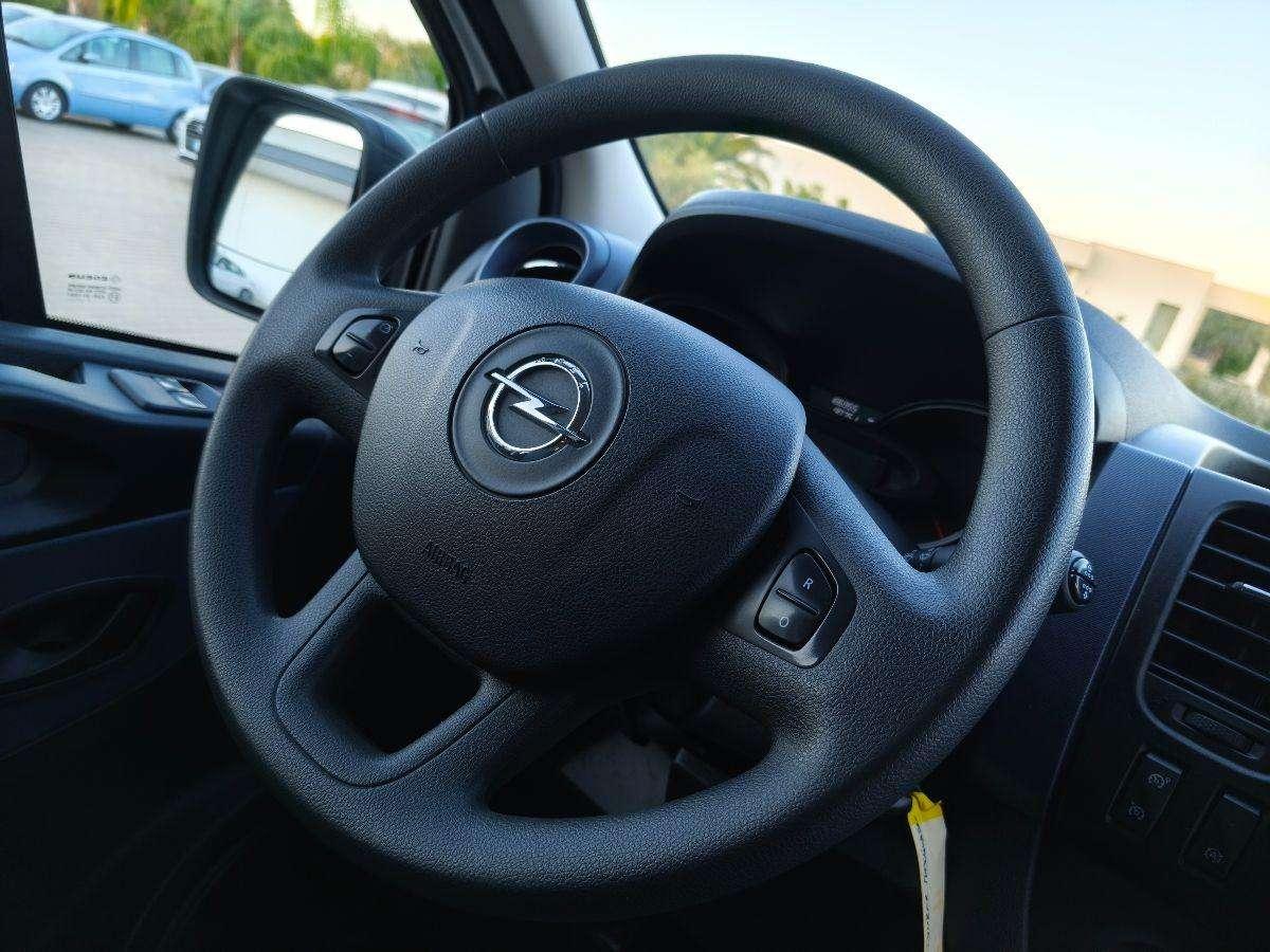 Opel Vivaro 9 Posti Passo Lungo + Gancio Traino