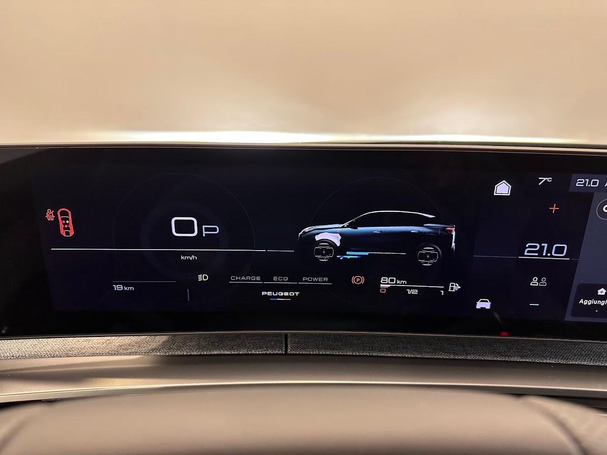 PEUGEOT 3008 Hybrid 145 e-DCS6 Panoramic Pack IN PROMO