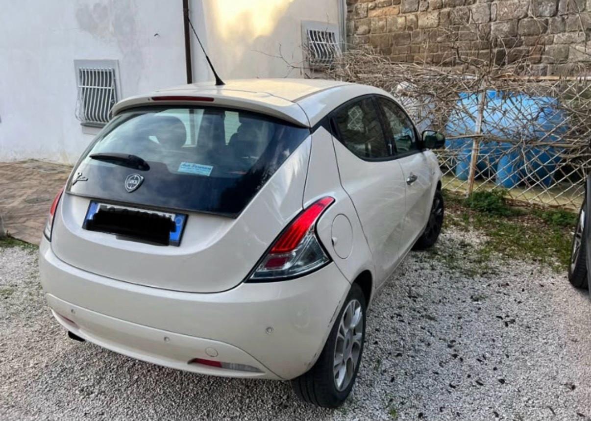 Lancia Ypsilon 0.9 TwinAir 85 CV 5 porte S&S DFN Gold