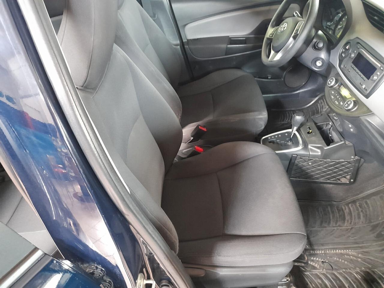 Toyota Yaris 1.5 Hybrid 5 porte Cool