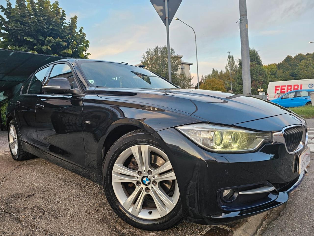 Bmw 316d 115cv Sport*Navi*Bi-Xeno*Tetto*Pdc*17*