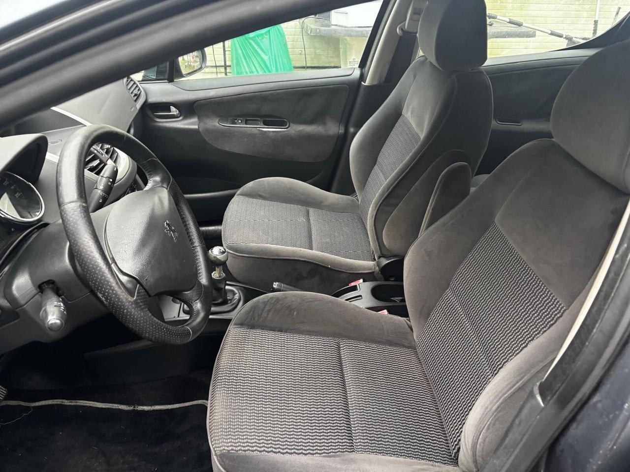 Peugeot 207 1.4 HDi 70CV 5p. ONE Line IDONEA PER NEOPATENTATI PERMUTABILE
