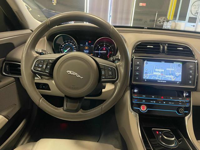 JAGUAR XE 2.0 D 180 CV aut. *NAVI/XENO/PELLE/PDC