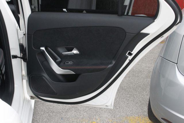 MERCEDES-BENZ A 180 dAutomatic AMGLine Premium Night Edition Uniprop.