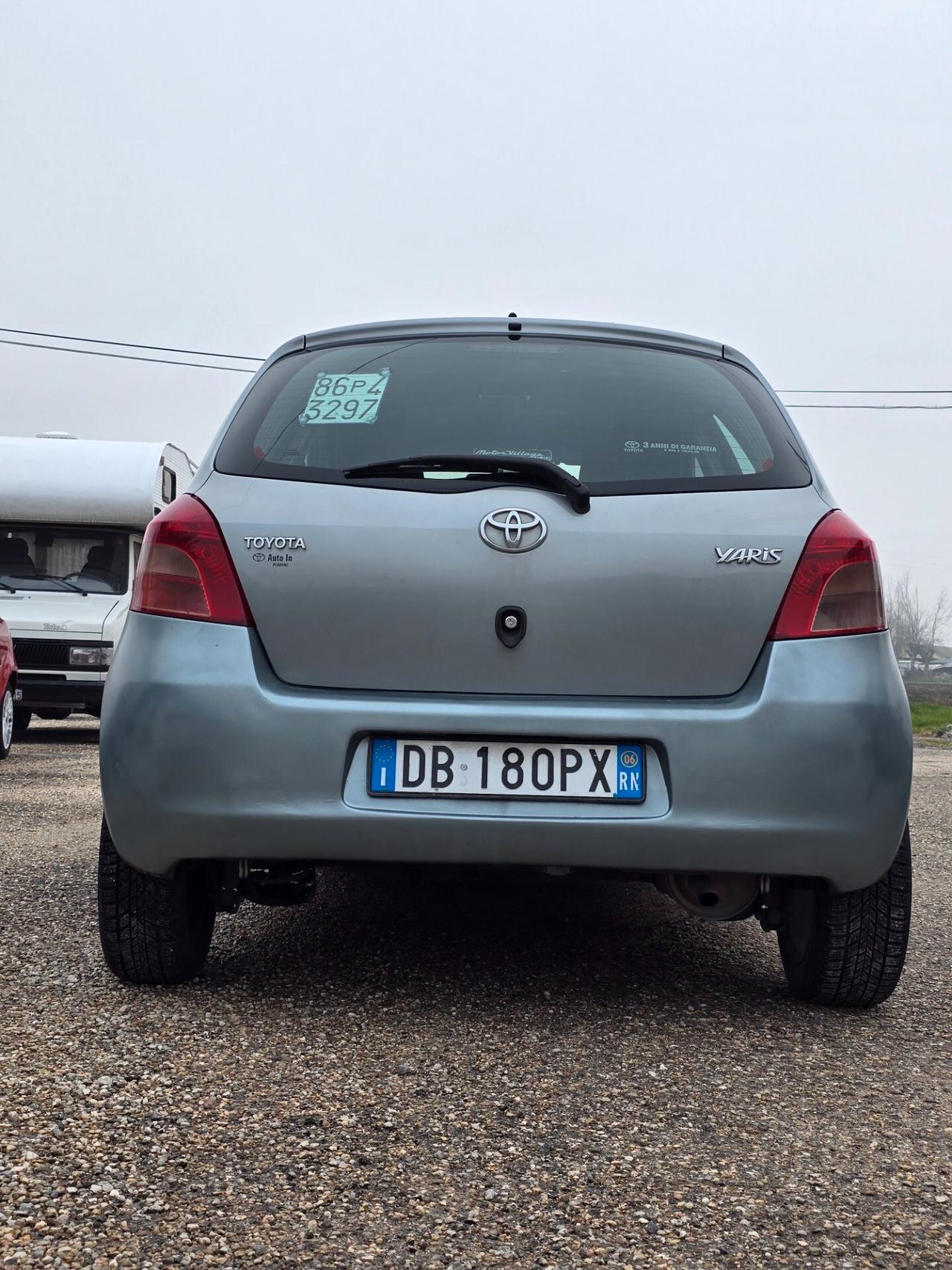 Toyota Yaris 1.0 5 porte