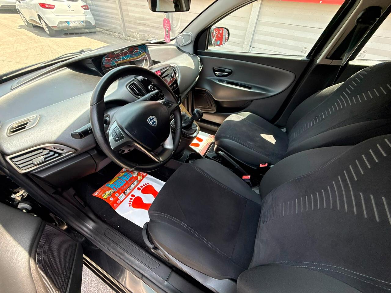 Lancia Ypsilon 1.3 MJT 95cv Silver - 2012