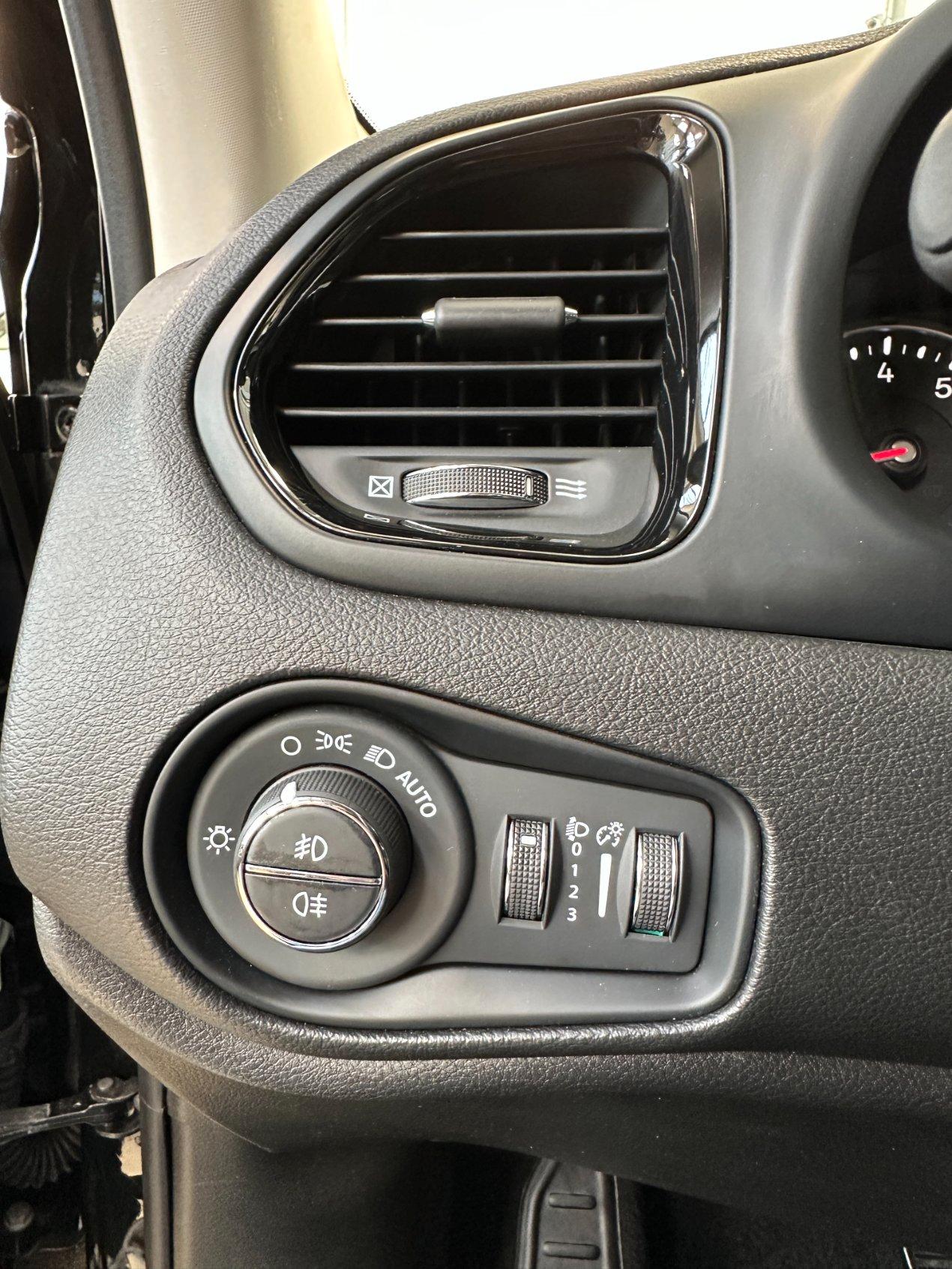 Jeep Renegade 1.5 turbo t4 mhev Night Eagle 130cv Auto - IVA Esposta