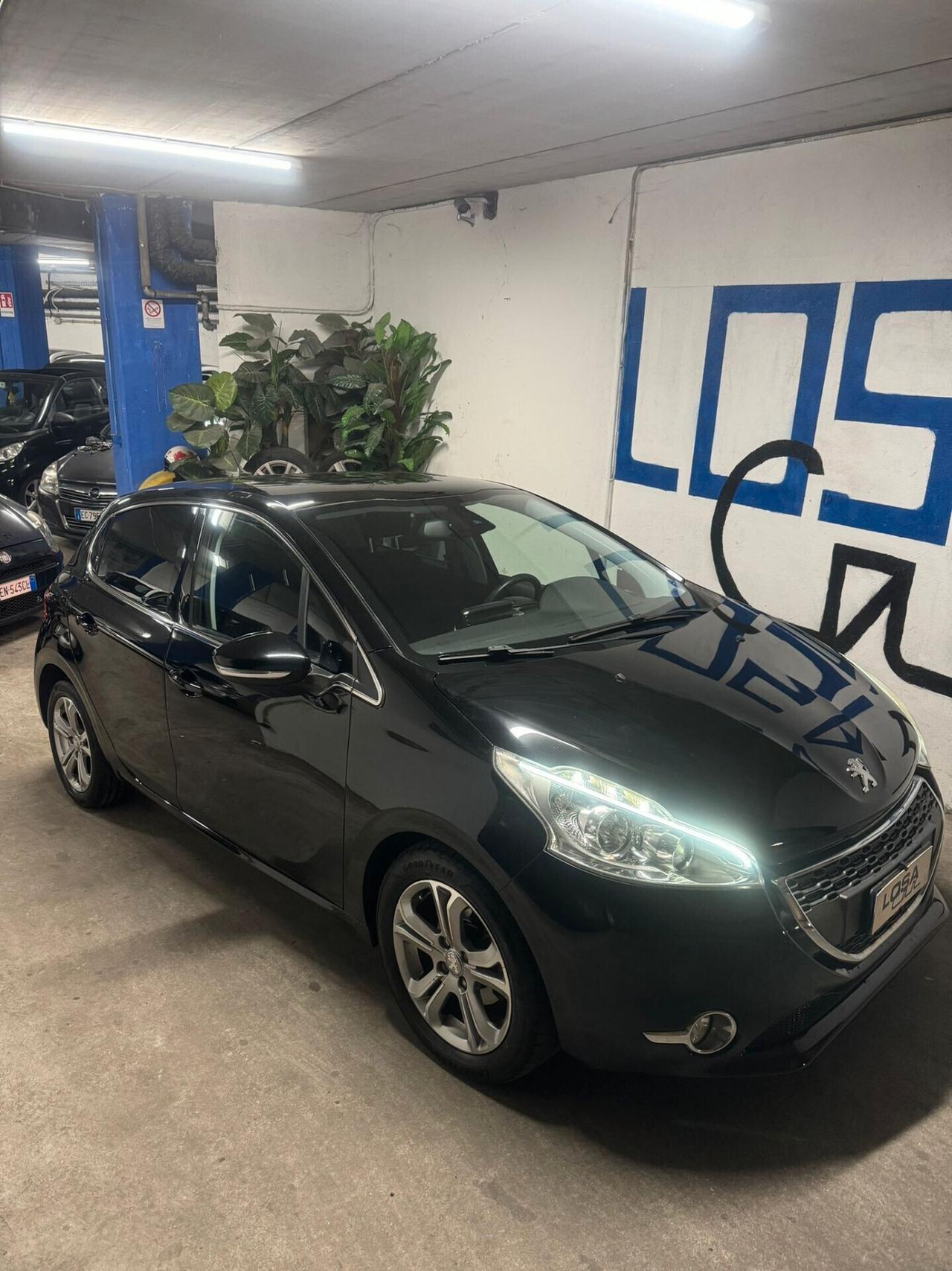 Peugeot 208 1.6 e-HDi 92 CV Stop&Start - 2013