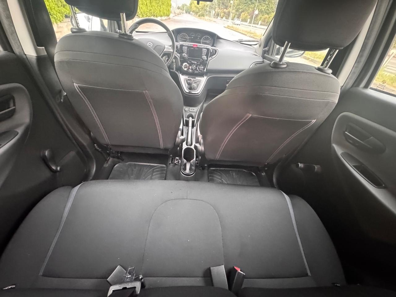 Lancia Ypsilon 1.2 benzina, euro 6b, anno 2016, ok neopatentati!