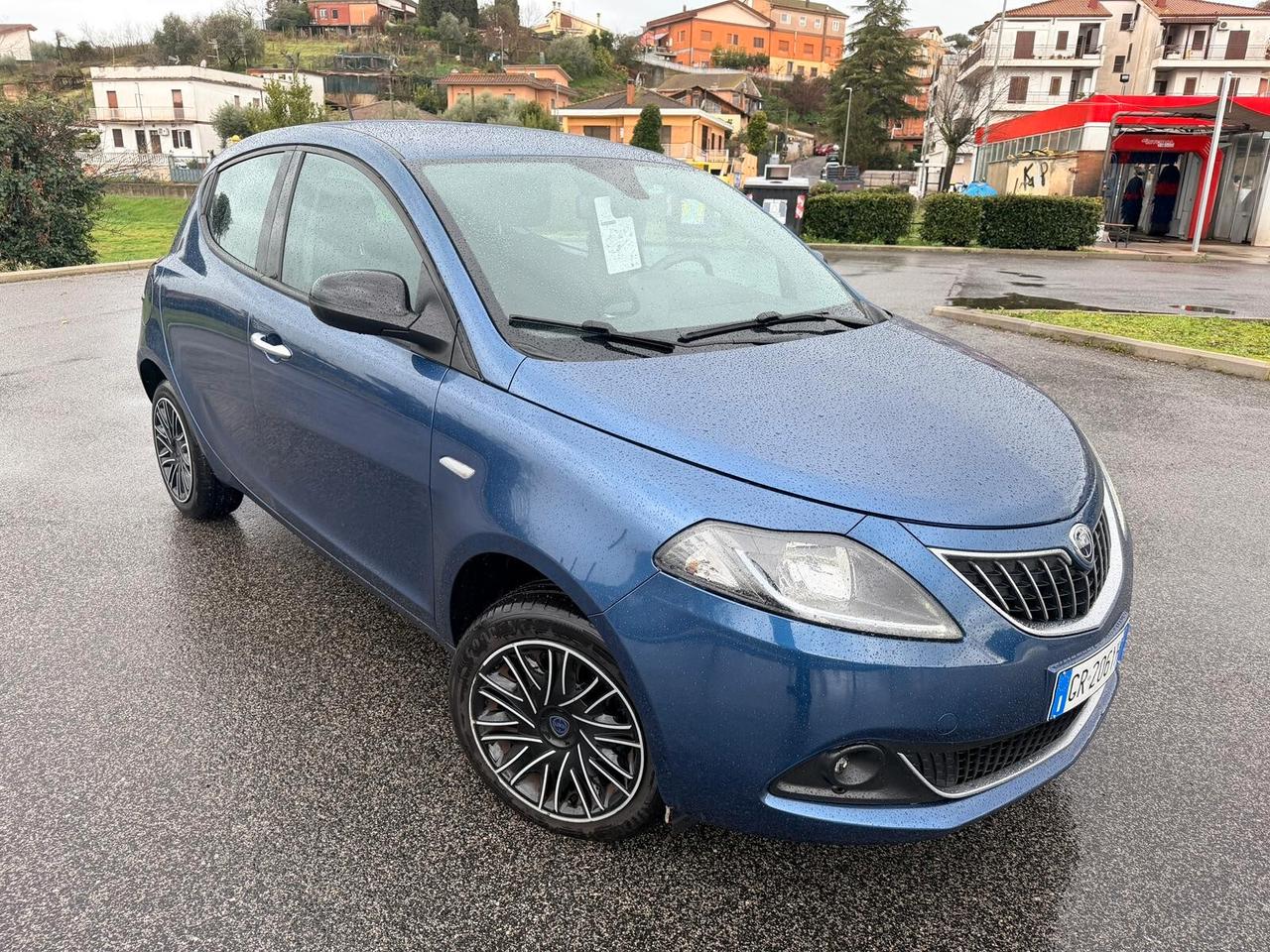 Lancia Ypsilon 1.0 5 porte S&S Hybrid Gold INCLUSO PASSAGGIO