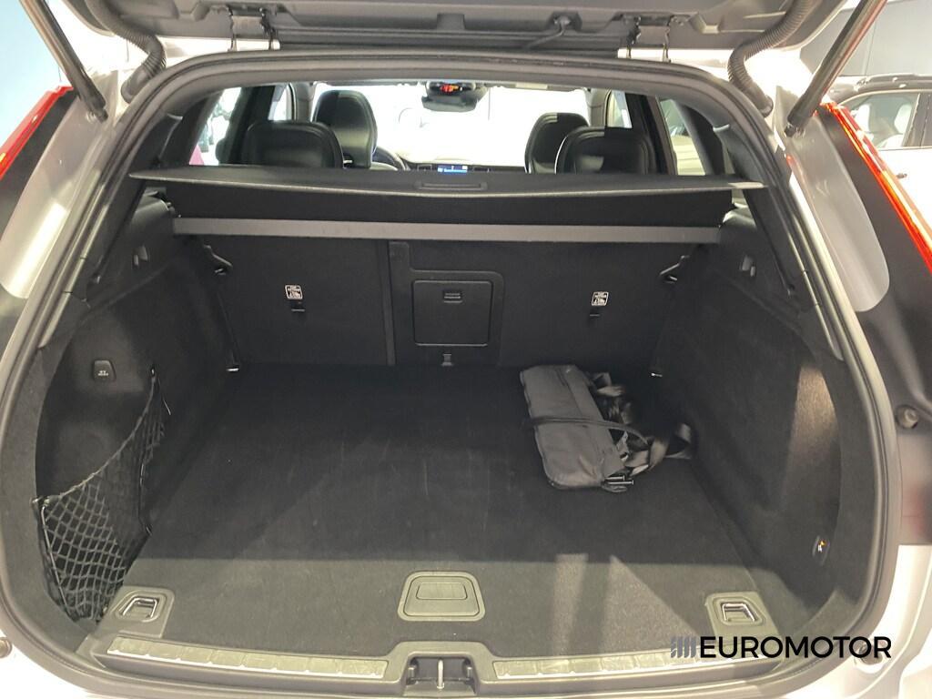 Volvo XC60 2.0 B4 R-Design AWD Geartronic