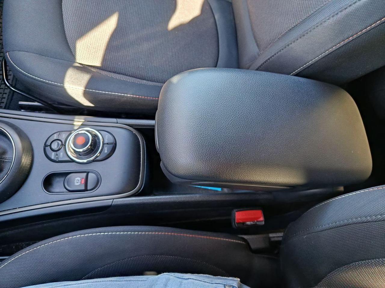 Mini Cooper Countryman Baker Street Edition #9408