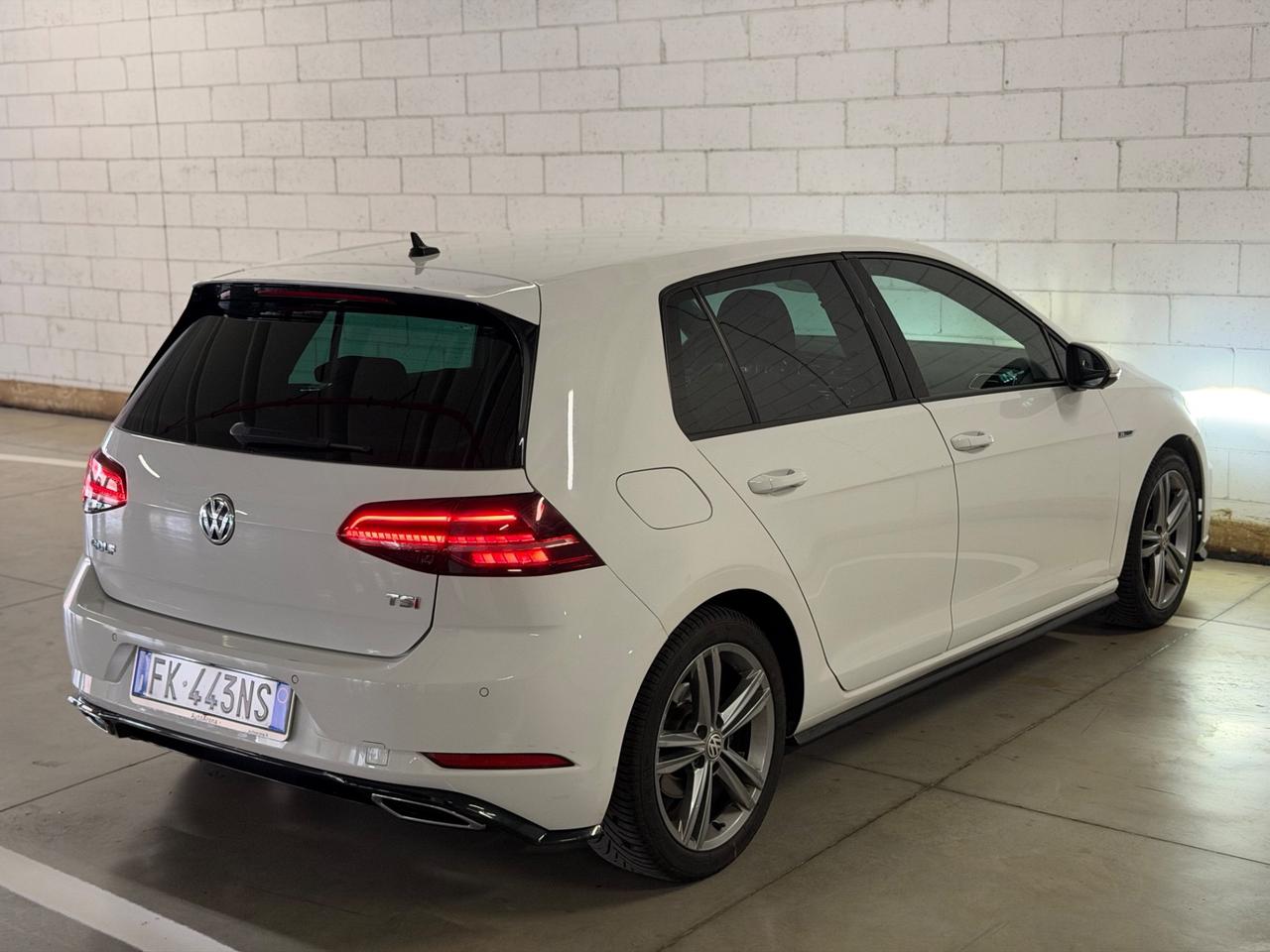 Volkswagen Golf 1.4 TSI 125CV DSG R Line