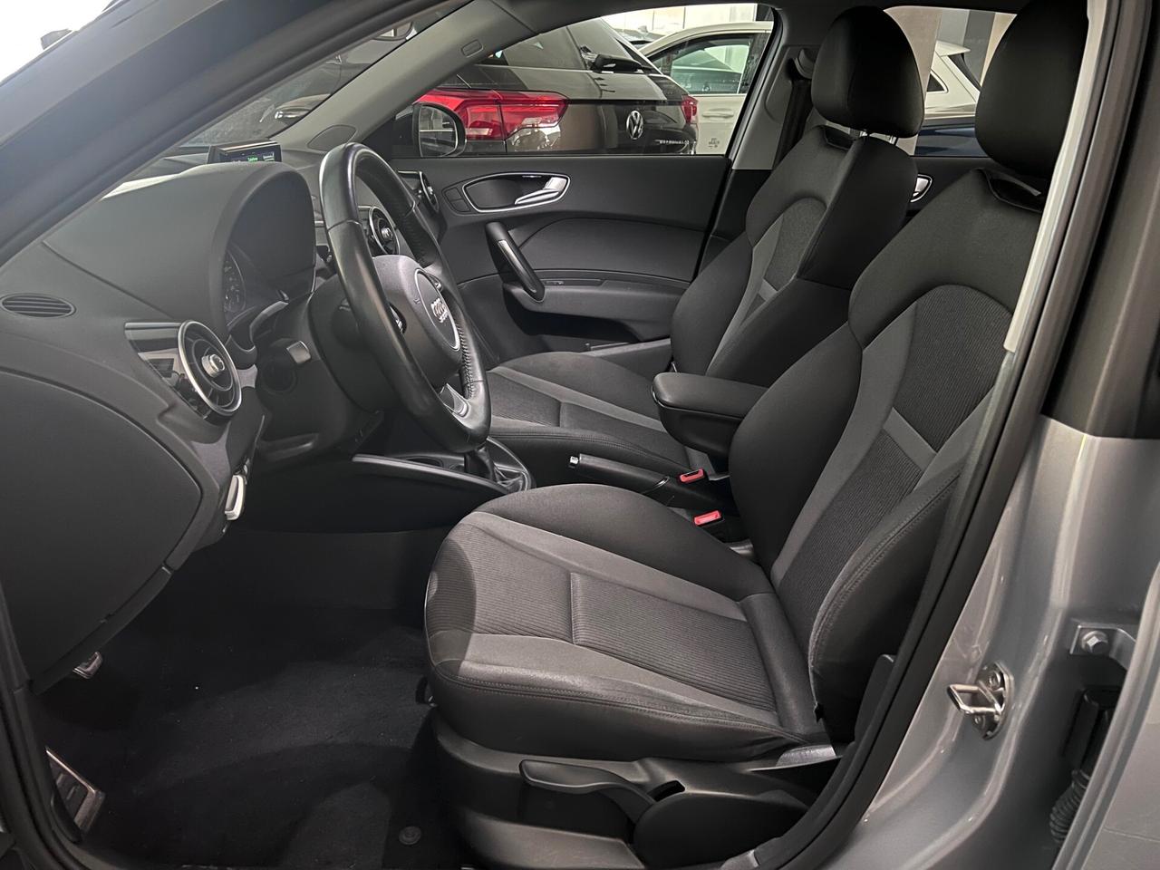 Audi A1 SPB Sportback 1.4 tdi 90cv Design LED/PDC PERFET.