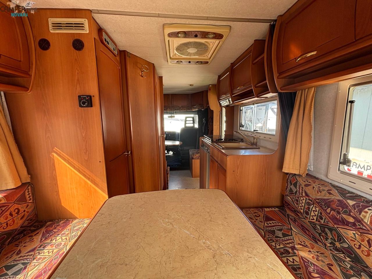 ELNAGH SLEEK 540 - Semintegrale con Dinette a ferro di cavallo in coda