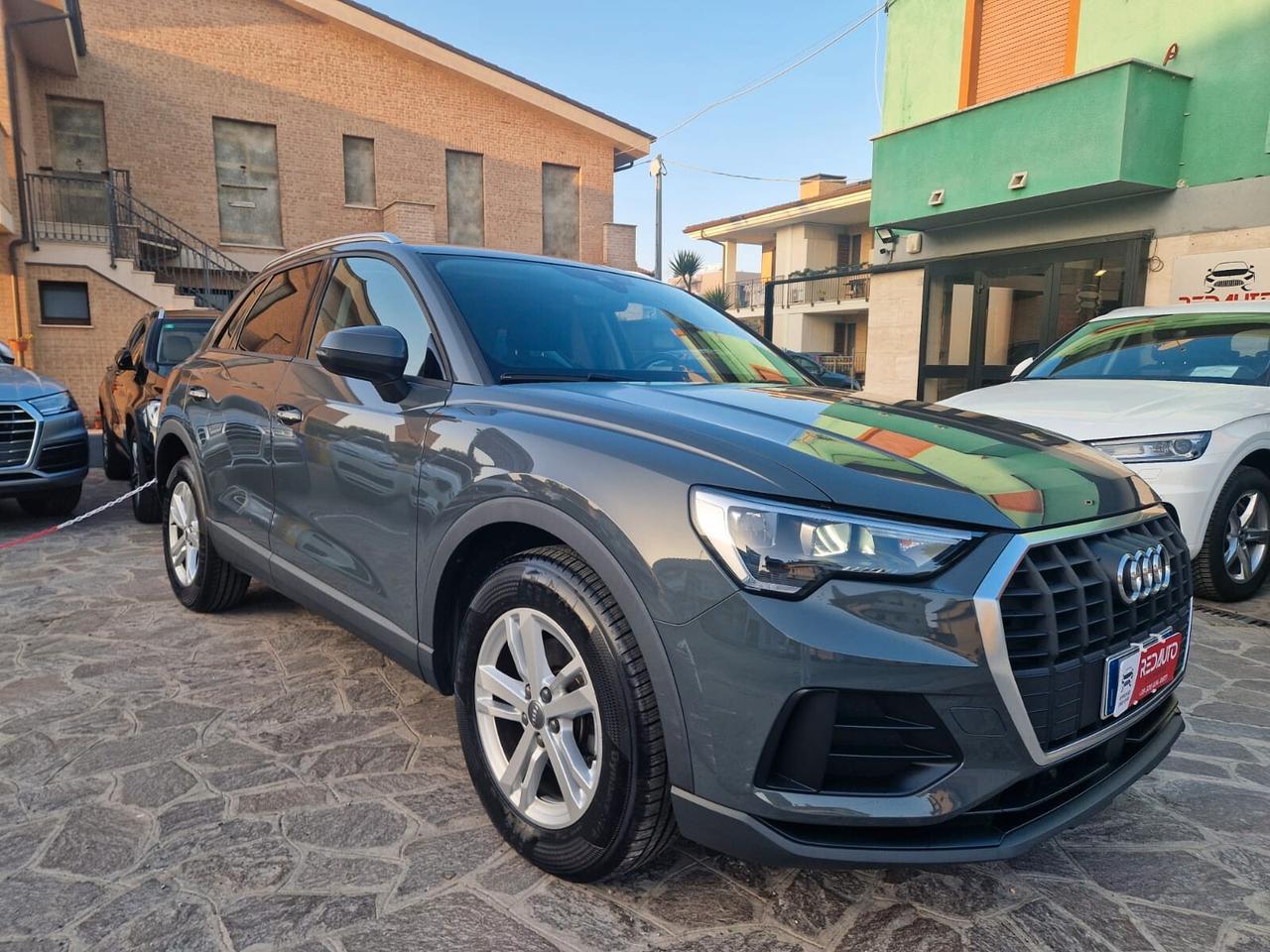 Audi Q3 35 TDI S tronic Business