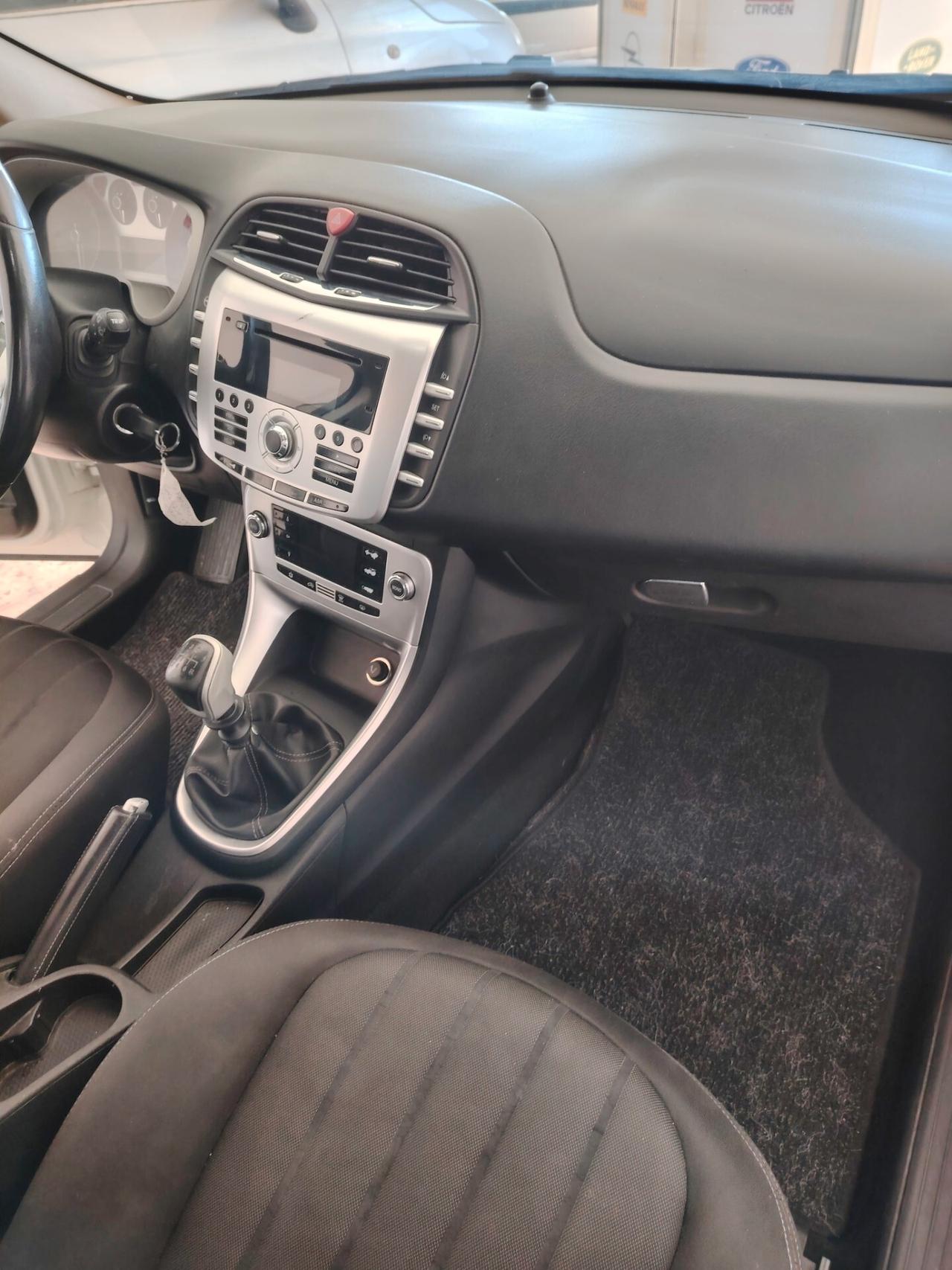 Lancia Delta 1.6 MJT DPF Silver