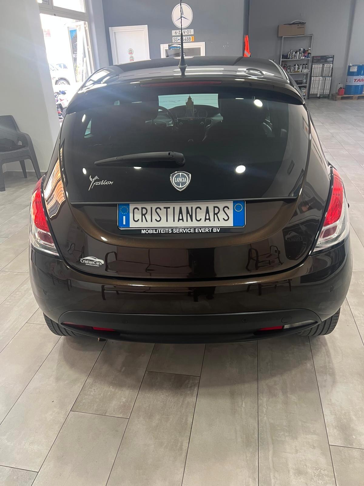 Lancia Ypsilon 0.9 TwinAir 85 CV 5 porte S&S Platinum