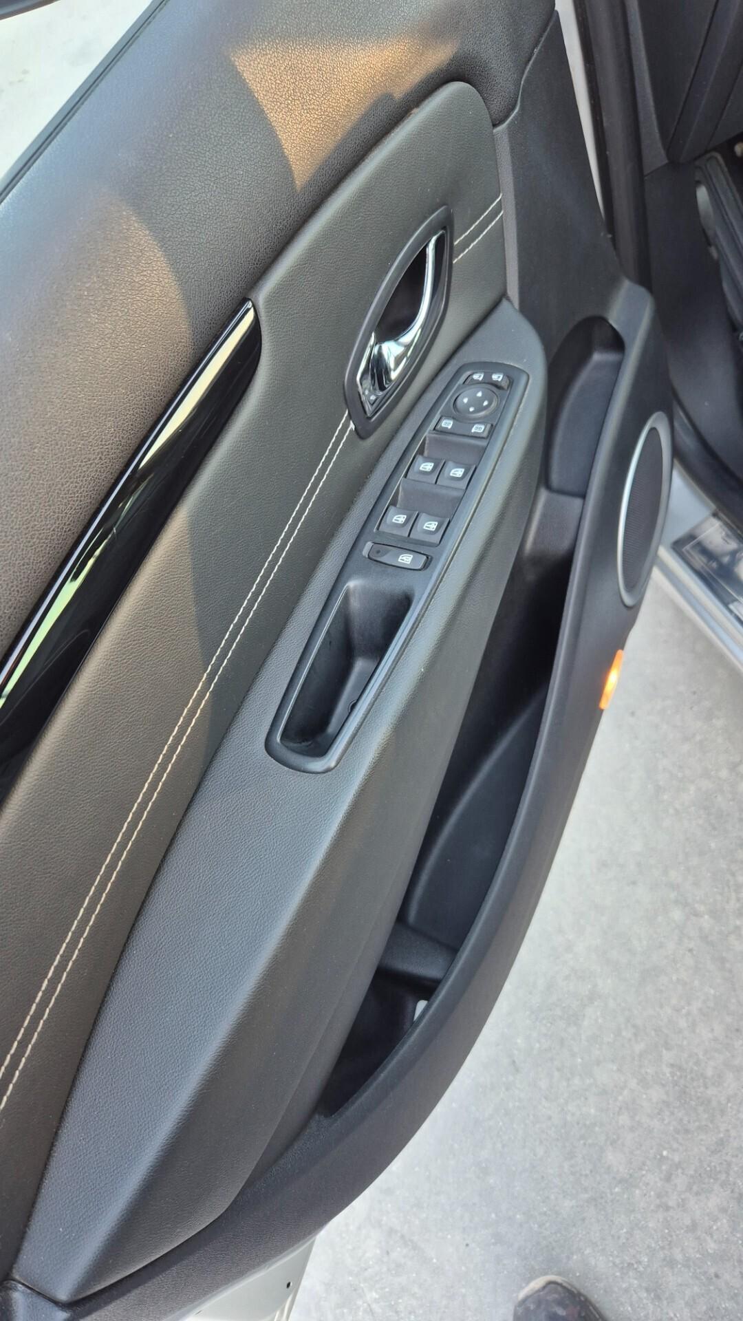 Renault Scenic XMOD 1.5dci 110 cv