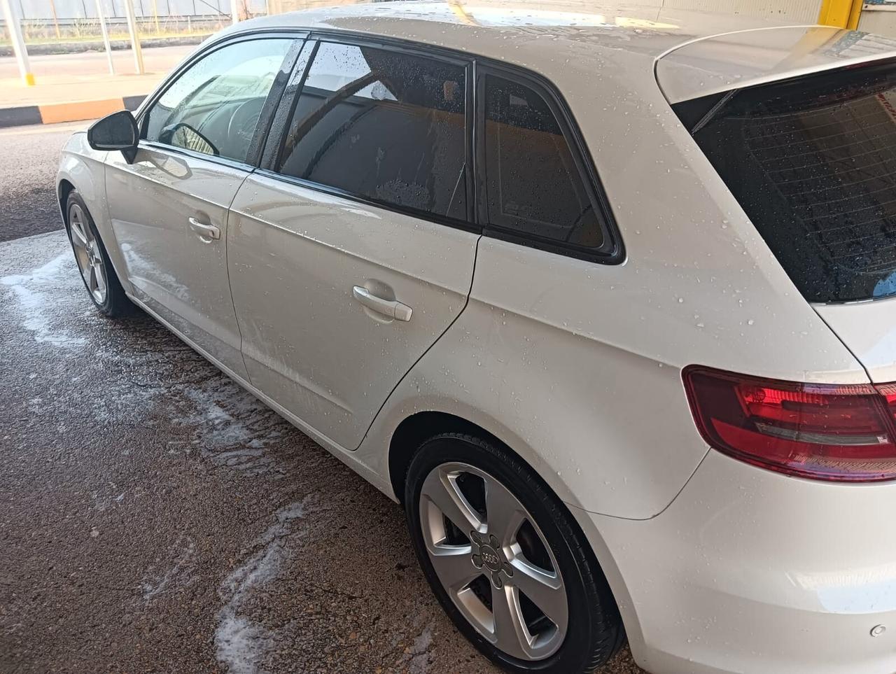 Audi A3 SPB 1.6 TDI clean diesel Business