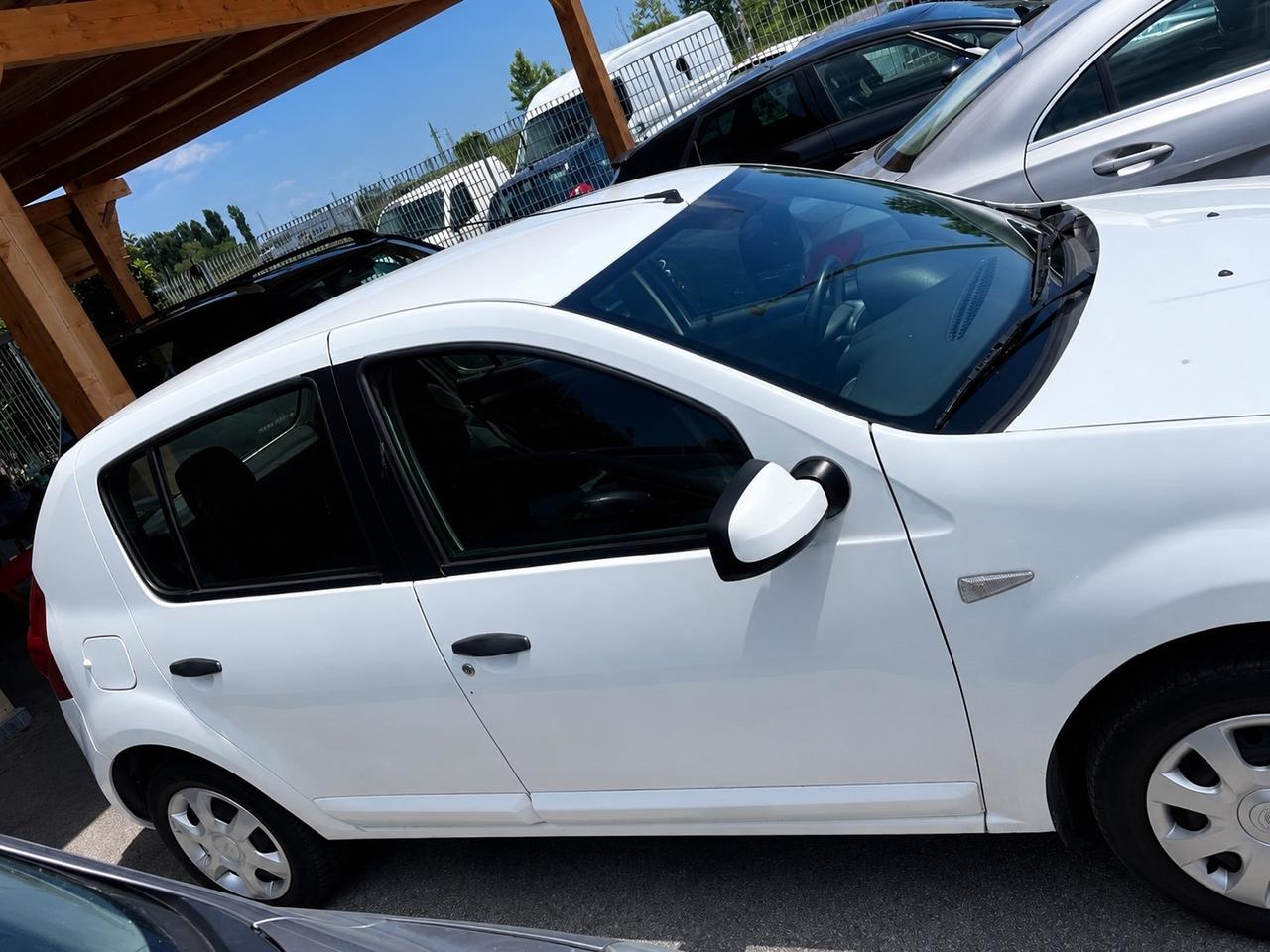 Dacia Sandero 1.4 8V GPL Laureate( 55KW)
