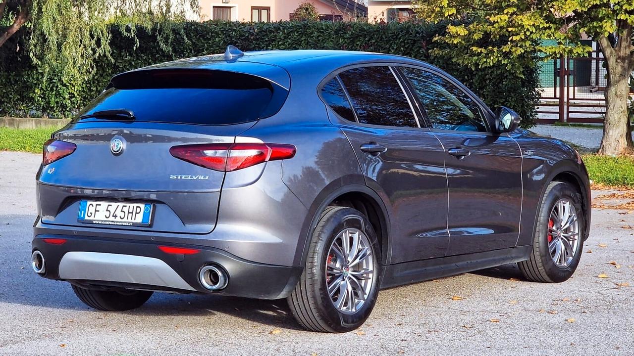 Alfa Romeo Stelvio 2.2 Turbodiesel 190 CV AT8 Q4