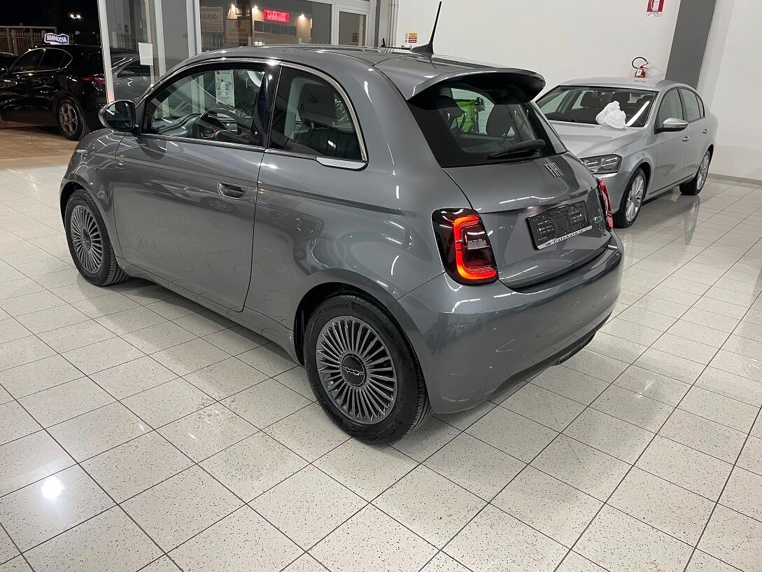 500e 42 kWh BUSINESS PARI NUOVO BELLA!!!!!!