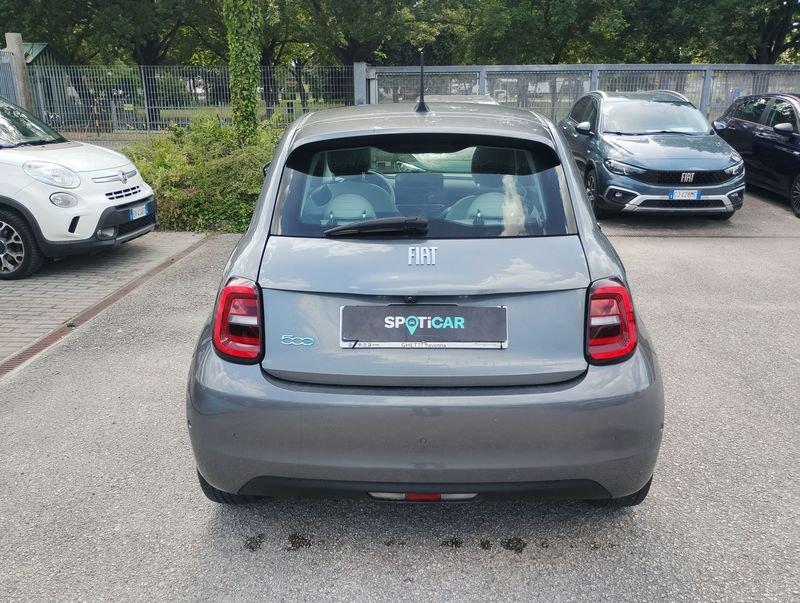FIAT 500 500e 42 kWh La Prima