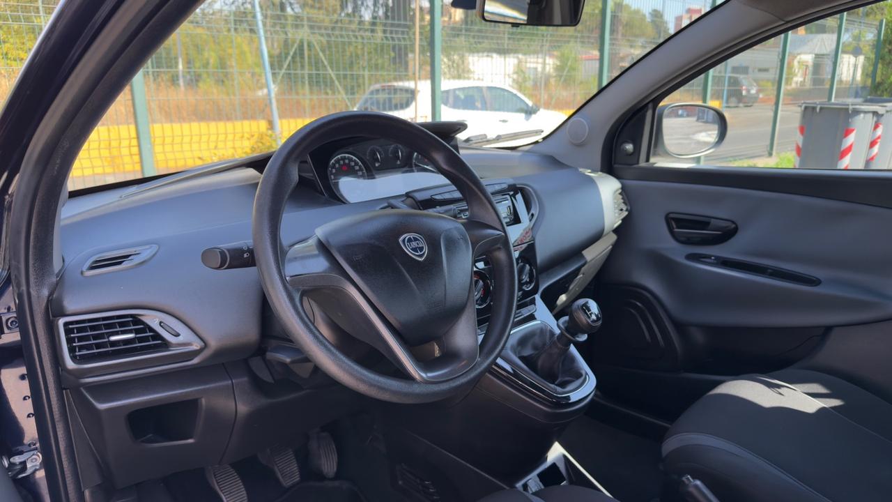 Lancia Ypsilon 1.2 69 CV 5 porte Platinum
