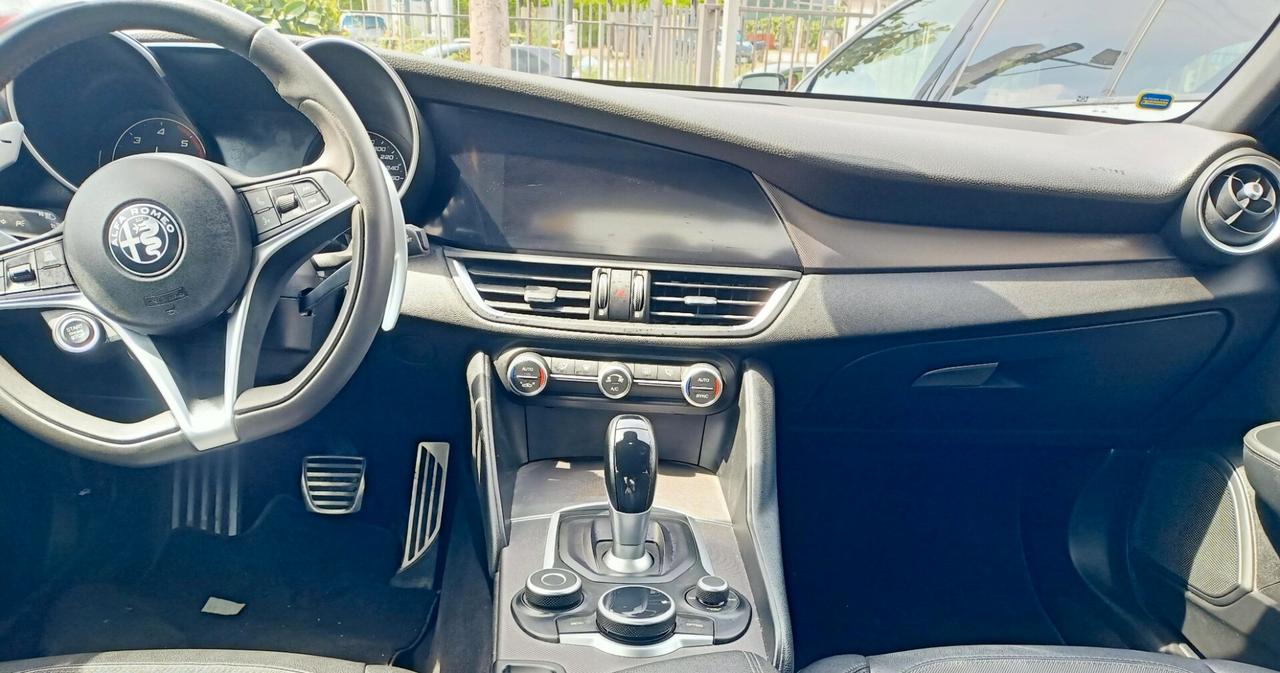 Alfa Romeo Giulia 2.2 Turbodiesel 190 CV AT8 B-Tech