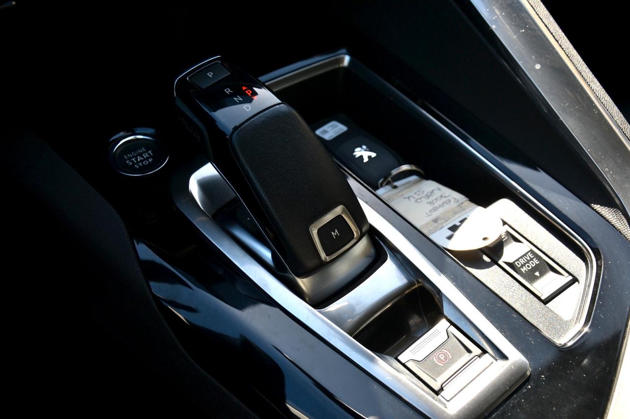 Peugeot 3008 BlueHDi 130 S&S EAT8 Allure