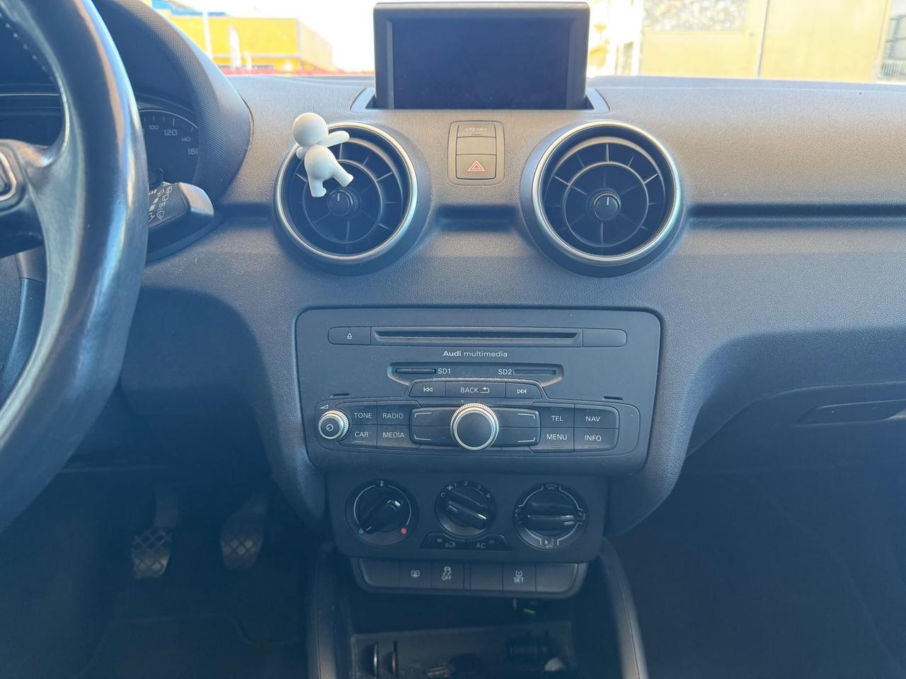 Audi A1 Admired 1.6 TDI #6654