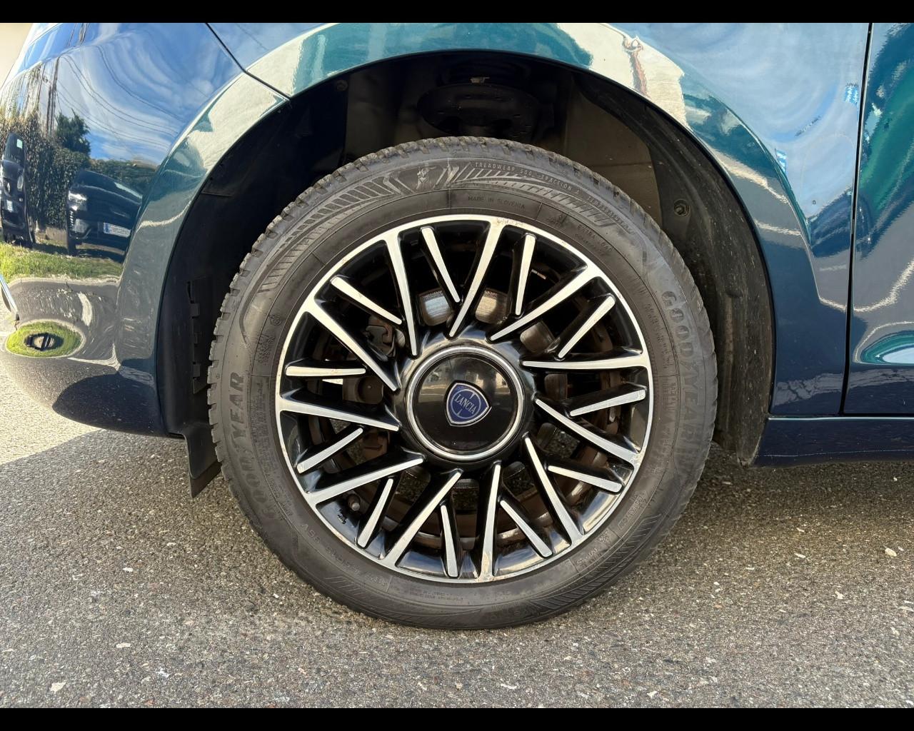 LANCIA Ypsilon 3ª serie - Ypsilon 1.2 69 CV 5 porte 30th Anniversary