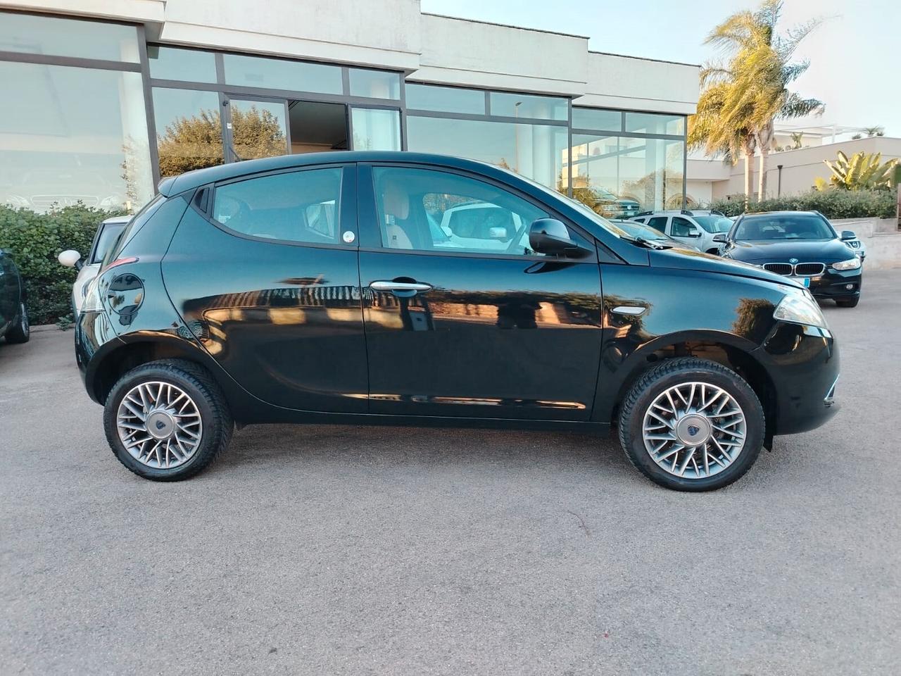 Lancia Ypsilon Gold Ecochic 900 TwinAir Metano 85cv 5p