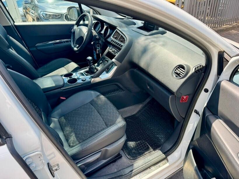 Peugeot 3008 1.6 HDi 115CV Allure