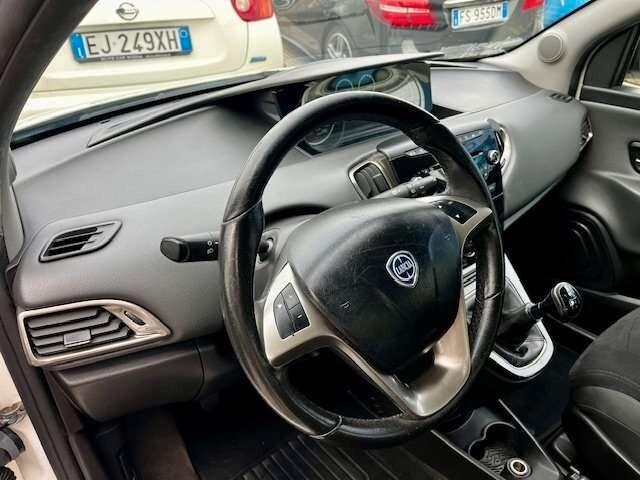 Lancia Ypsilon 1.3 mjt Gold "X NEOPATENTATI / TAGLIANDI CERT."