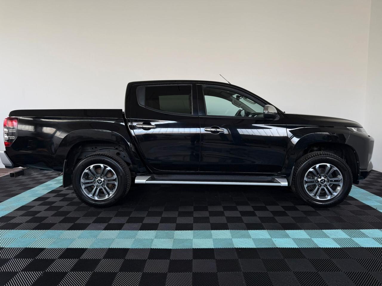 Mitsubishi L200 150CV 2.3 D INTENSE Double Cab 4x4 aut