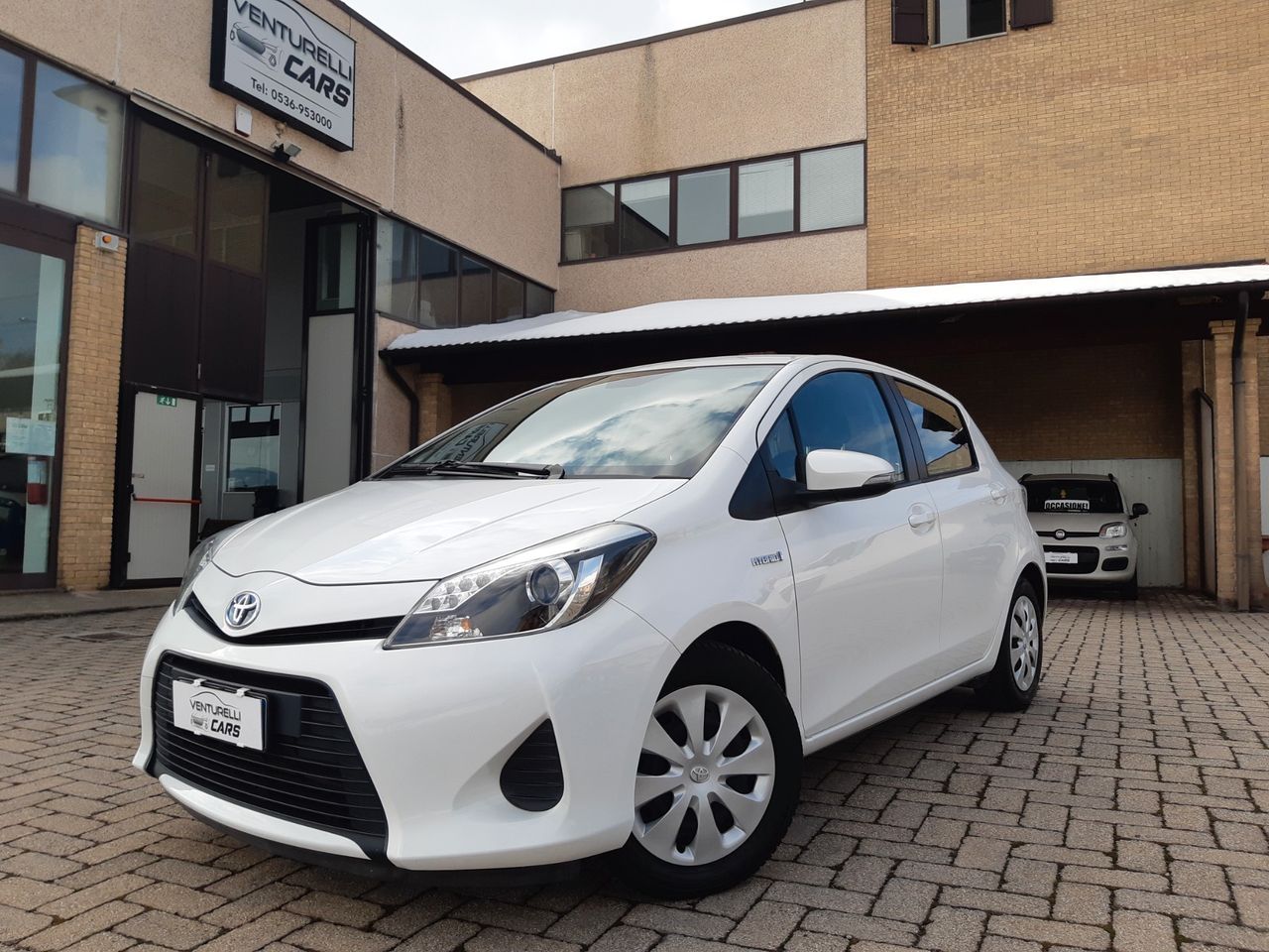 Toyota Yaris 1.5 Hybrid 5 porte Lounge ANCHE X NEOPATENTATI