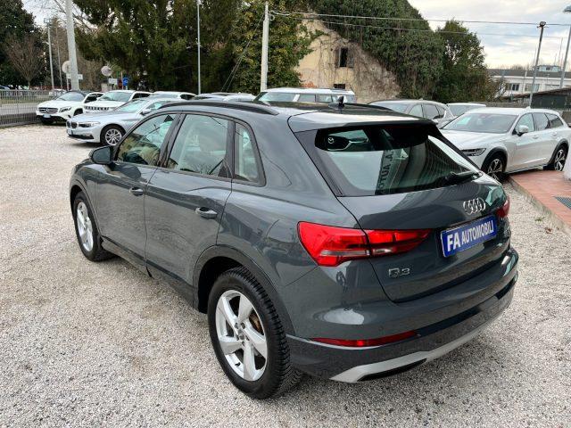 AUDI Q3 35 TFSI Business Advanced